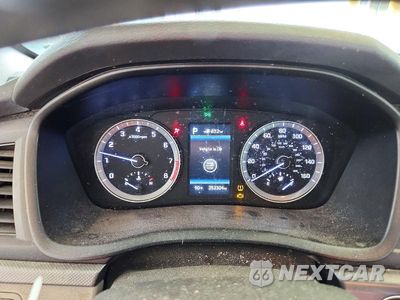 Zdjęcie 9 z 12 samochodu: 2019 HYUNDAI SONATA SEL VIN:5NPE34AF6KH746904 - miniatura