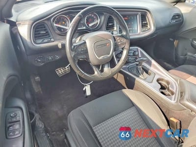 Zdjęcie 8 z 12 samochodu: 2016 DODGE CHALLENGER SXT VIN:2C3CDZAG9GH257136 - miniatura