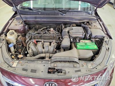 Zdjęcie 11 z 12 samochodu: 2012 KIA OPTIMA EX VIN:5XXGN4A73CG038716 - miniatura