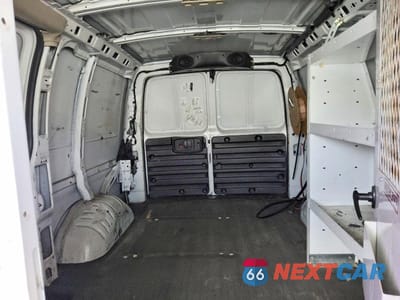 Zdjęcie 10 z 13 samochodu: 2019 CHEVROLET EXPRESS G2500 VIN:1GCWGAFG2K1366166 - miniatura