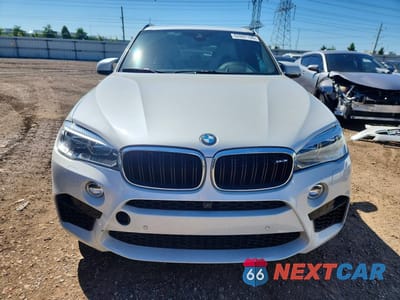 Piąte zdjęcie samochodu w środku: 2017 BMW X5 M VIN:5YMKT6C35H0U39576 - miniatura