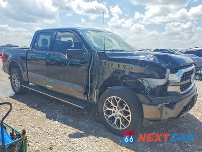 Czwarte zdjęcie samochodu z boku: 2022 FORD F150 SUPERCREW VIN:1FTFW1ED0NFC18440 - miniatura