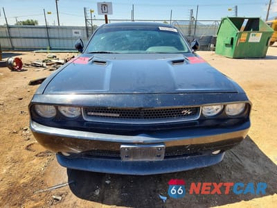 Piąte zdjęcie samochodu w środku: 2014 DODGE CHALLENGER R/T VIN:2C3CDYBT6EH139287 - miniatura