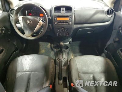 Zdjęcie 8 z 13 samochodu: 2018 NISSAN VERSA S PLUS VIN:3N1CN7APXJL857971 - miniatura