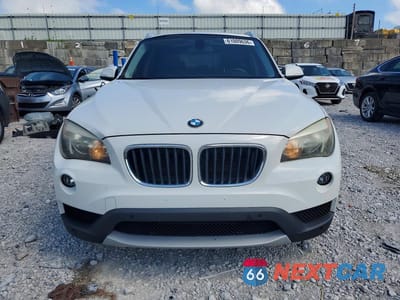Piąte zdjęcie samochodu w środku: 2014 BMW X1 SDRIVE28I VIN:WBAVM1C58EVW48667 - miniatura
