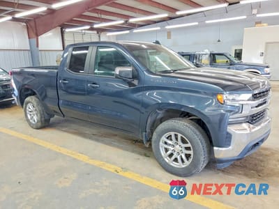 Czwarte zdjęcie samochodu z boku: 2019 CHEVROLET SILVERADO K1500 LT VIN:1GCRYDEKXKZ340661 - miniatura