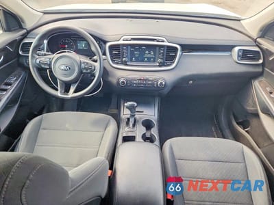 Zdjęcie 8 z 13 samochodu: 2018 KIA SORENTO LX VIN:5XYPG4A34JG340175 - miniatura