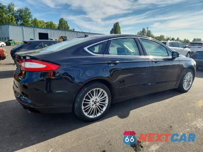 Trzecie zdjęcie samochodu z tyłu: 2016 FORD FUSION SE VIN:3FA6P0HD1GR116451 - miniatura