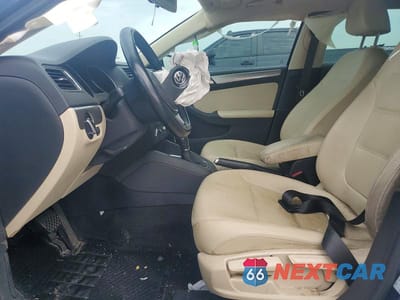 Zdjęcie 7 z 12 samochodu: 2018 VOLKSWAGEN JETTA SE VIN:3VWDB7AJ0JM259319 - miniatura