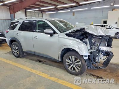 Czwarte zdjęcie samochodu z boku: 2025 NISSAN PATHFINDER SL VIN:5N1DR3CAXSC225424 - miniatura