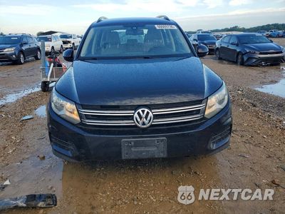 Piąte zdjęcie samochodu w środku: 2017 VOLKSWAGEN TIGUAN S VIN:WVGBV7AX8HK025545 - miniatura
