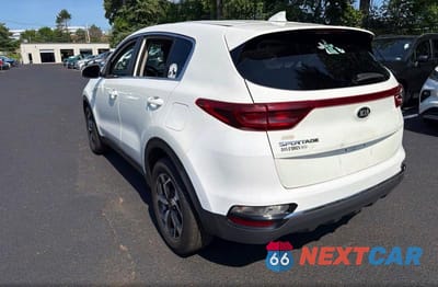 Trzecie zdjęcie samochodu z tyłu: 2020 KIA SPORTAGE LX VIN:KNDPMCAC8L7755809 - miniatura