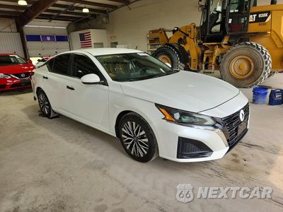 Czwarte zdjęcie samochodu z boku: 2023 NISSAN ALTIMA SV VIN:1N4BL4DVXPN388001 - miniatura