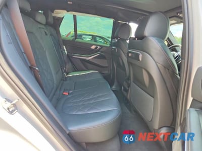 Zdjęcie 11 z 13 samochodu: 2026 BMW X5 XDRIVE50E VIN:5UX43EU02T9055922 - miniatura