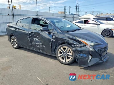 Czwarte zdjęcie samochodu z boku: 2018 TOYOTA PRIUS THREE TOURING VIN:JTDKARFU2J3061130 - miniatura