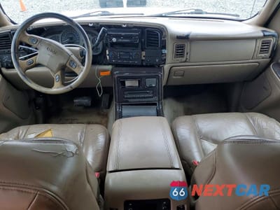Zdjęcie 8 z 13 samochodu: 2004 GMC YUKON XL DENALI VIN:1GKFK66U94J215642 - miniatura