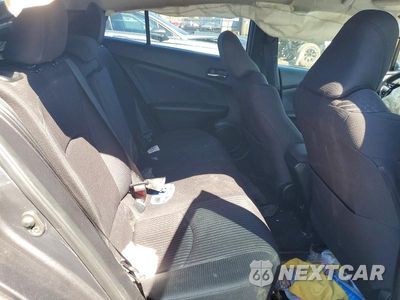Zdjęcie 10 z 12 samochodu: 2016 TOYOTA PRIUS THREE VIN:JTDKARFU5G3020967 - miniatura