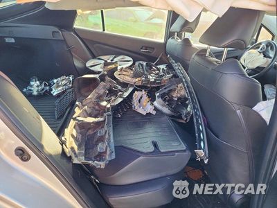 Zdjęcie 10 z 12 samochodu: 2016 TOYOTA PRIUS FOUR VIN:JTDKARFU3G3002046 - miniatura