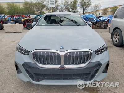 Piąte zdjęcie samochodu w środku: 2025 BMW 530 I VIN:WBA43FJ08SCU38421 - miniatura