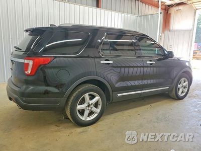 Trzecie zdjęcie samochodu z tyłu: 2018 FORD EXPLORER XLT VIN:1FM5K7D80JGB26033 - miniatura