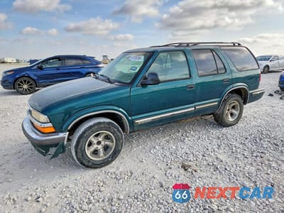 1998 CHEVROLET BLAZER 1GNCS13W3W2252004 - główne zdjęcie licytacji z USA - miniatura