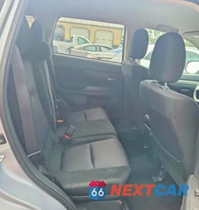 Zdjęcie 10 z 12 samochodu: 2014 MITSUBISHI OUTLANDER ES VIN:JA4AD2A37EZ008204 - miniatura