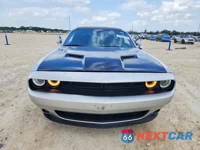 Piąte zdjęcie samochodu w środku: 2021 DODGE CHALLENGER SXT VIN:2C3CDZAG4MH573507 - miniatura