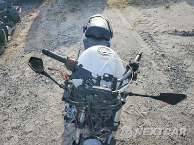 Piąte zdjęcie samochodu w środku: 2012 YAMAHA FZ6 R VIN:JYARJ18E5CA009412 - miniatura
