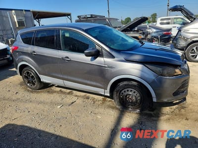 Czwarte zdjęcie samochodu z boku: 2014 FORD ESCAPE SE VIN:1FMCU0GX5EUE13872 - miniatura