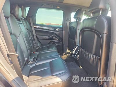 Zdjęcie 11 z 13 samochodu: 2016 PORSCHE CAYENNE VIN:WP1AA2A27GKA12303 - miniatura