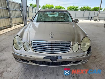 Piąte zdjęcie samochodu w środku: 2005 MERCEDES-BENZ E 320 VIN:WDBUF65J45A626669 - miniatura