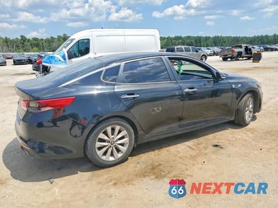 Trzecie zdjęcie samochodu z tyłu: 2017 KIA OPTIMA LX VIN:5XXGT4L33HG124793 - miniatura