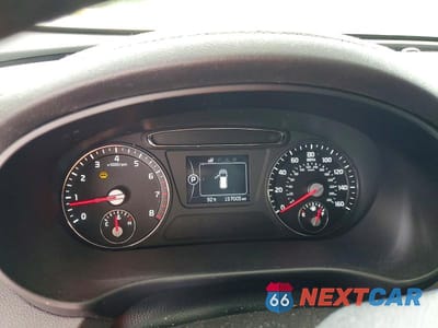Zdjęcie 9 z 12 samochodu: 2016 KIA SORENTO LX VIN:5XYPGDA36GG013799 - miniatura