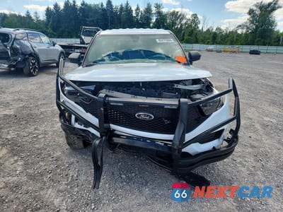 Piąte zdjęcie samochodu w środku: 2023 FORD EXPLORER POLICE INTERCEPTOR VIN:1FM5K8AB7PGB84607 - miniatura