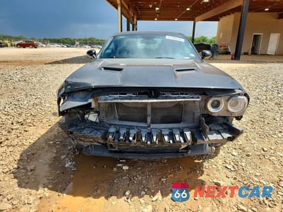 Piąte zdjęcie samochodu w środku: 2016 DODGE CHALLENGER SXT VIN:2C3CDZAG4GH145425 - miniatura