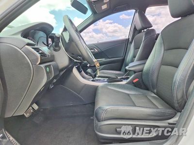 Zdjęcie 7 z 13 samochodu: 2016 HONDA ACCORD SPORT VIN:1HGCR2F58GA221787 - miniatura