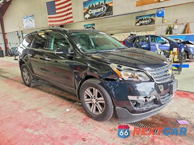 Czwarte zdjęcie samochodu z boku: 2017 CHEVROLET TRAVERSE LT VIN:1GNKVGKD2HJ112170 - miniatura