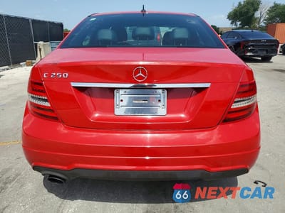 Zdjęcie 6 z 12 samochodu: 2013 MERCEDES-BENZ C 250 VIN:WDDGF4HB5DR288776 - miniatura
