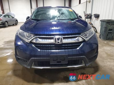 Piąte zdjęcie samochodu w środku: 2018 HONDA CR-V LX VIN:2HKRW6H31JH211803 - miniatura