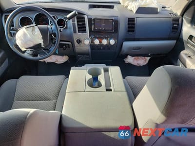 Zdjęcie 8 z 12 samochodu: 2010 TOYOTA TUNDRA CREWMAX SR5 VIN:5TFDY5F14AX125695 - miniatura