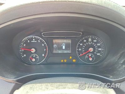 Zdjęcie 9 z 13 samochodu: 2016 KIA SORENTO LX V6 VIN:5XYPGDA50GG132319 - miniatura