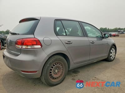 Trzecie zdjęcie samochodu z tyłu: 2010 VOLKSWAGEN GOLF VIN:WVWDA7AJ1AW393116 - miniatura