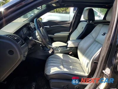 Zdjęcie 7 z 12 samochodu: 2017 CHRYSLER 300 S VIN:2C3CCAGG0HH512706 - miniatura