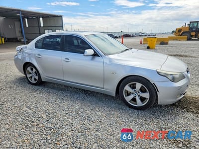 Czwarte zdjęcie samochodu z boku: 2008 BMW 528 XI VIN:WBANV13538CZ53703 - miniatura