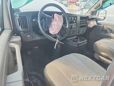 Zdjęcie 8 z 13 samochodu: 2025 CHEVROLET EXPRESS 2500 CARGO DELIVERY VAN VIN:1GCWGAFP5S1182193 - miniatura