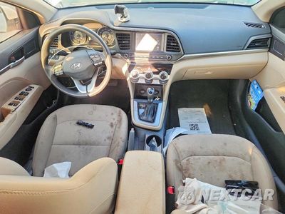 Zdjęcie 8 z 13 samochodu: 2019 HYUNDAI ELANTRA SEL VIN:5NPD84LF9KH457008 - miniatura