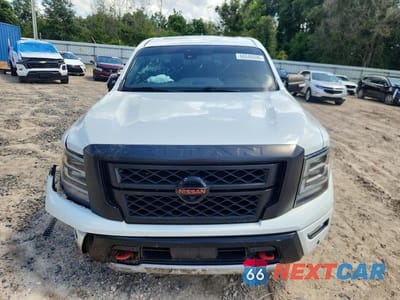 Piąte zdjęcie samochodu w środku: 2022 NISSAN TITAN PRO-4X VIN:1N6AA1ED5NN106048 - miniatura
