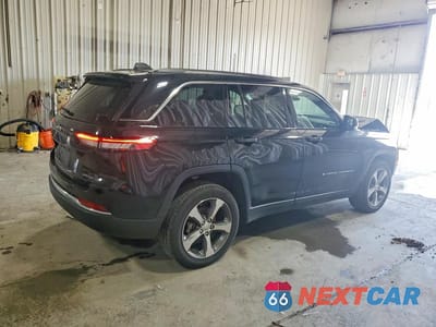 Trzecie zdjęcie samochodu z tyłu: 2023 JEEP GRAND CHEROKEE LIMITED VIN:1C4RJHBG1PC516647 - miniatura