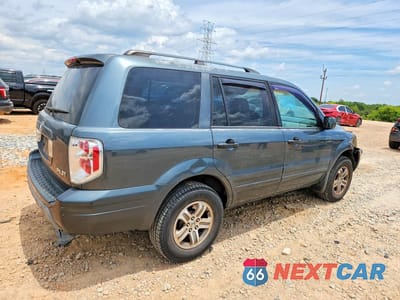 Trzecie zdjęcie samochodu z tyłu: 2004 HONDA PILOT EXL VIN:5FNYF18664B006215 - miniatura