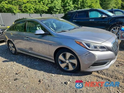 Czwarte zdjęcie samochodu z boku: 2016 HYUNDAI SONATA HYBRID LIMITED VIN:KMHE34L17GA008752 - miniatura